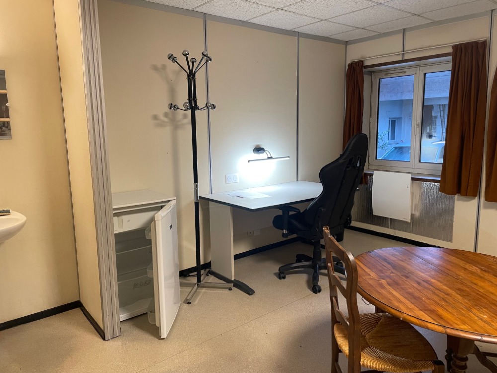 Chambre 4 / 450 euros/mois TCC