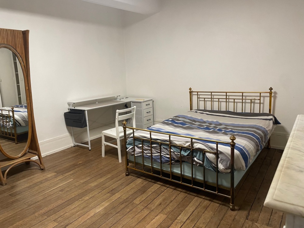 Chambre 5 / 400 euros/mois TCC